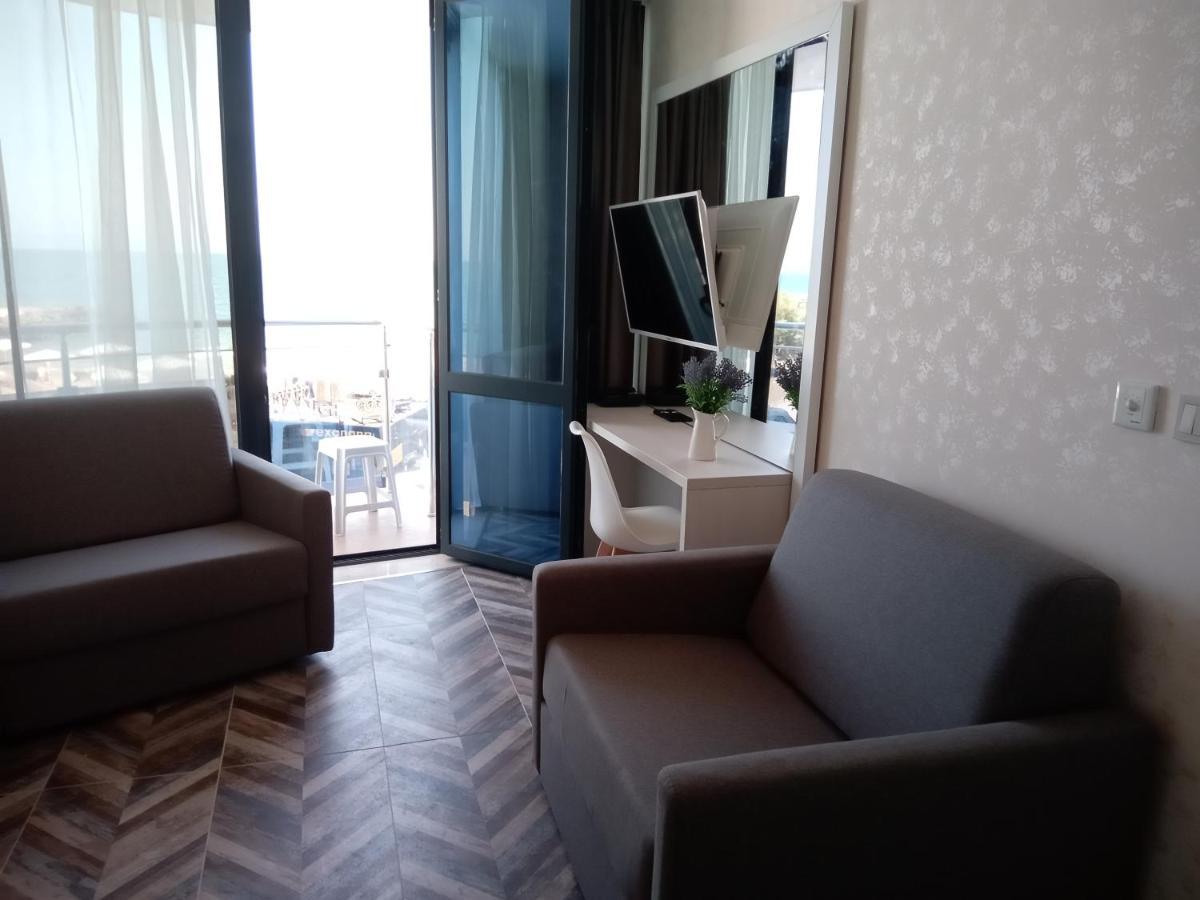 דירות פומורי Sea View Triple S B מראה חיצוני תמונה